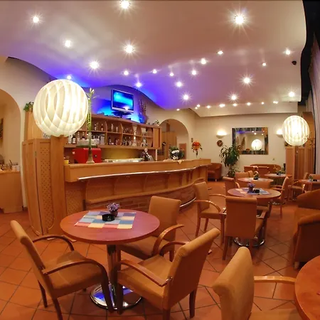 Hotel Ea Tosca 3*