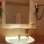 Ea Tosca Hotel 3*