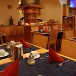 Hotel Ea Tosca 3*