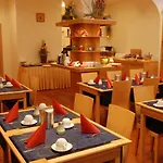 Ea Tosca Hotel