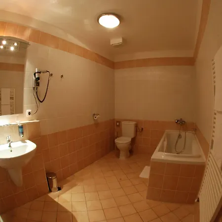 Ea Tosca 3* Praga