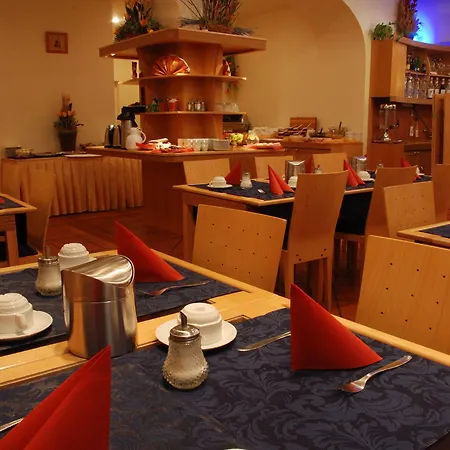 Hotel Ea Tosca 3*