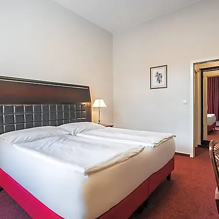 Ea Tosca 3* Praga