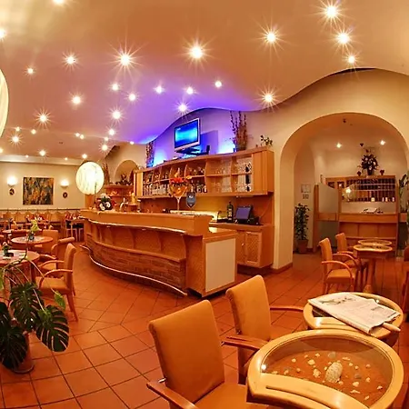 Hotel Ea Tosca 3*