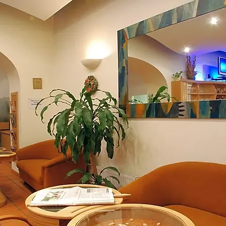Hotel Ea Tosca 3*