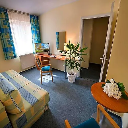 Hotel Ea Tosca 3*