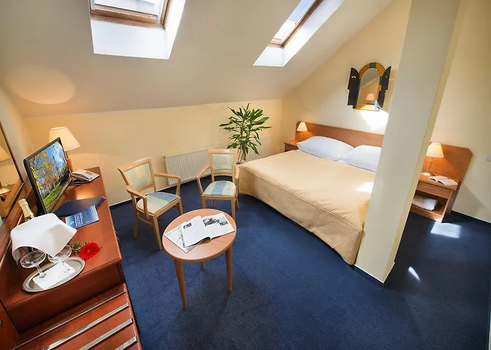 Hotel Ea Tosca 3*