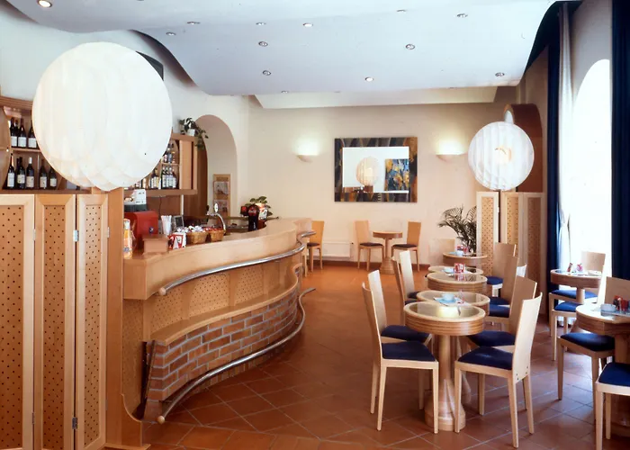 Ea Tosca Hotel 3*