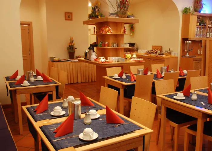 Ea Tosca Hotel